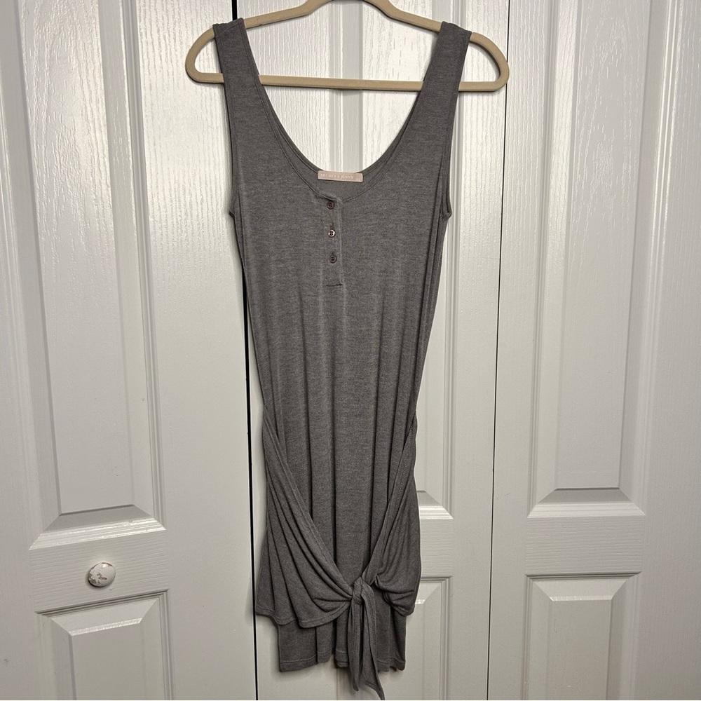 Mickey & Jenny Women’s XS Gray Sleeveless Front Tie Tank Top Mini Dress